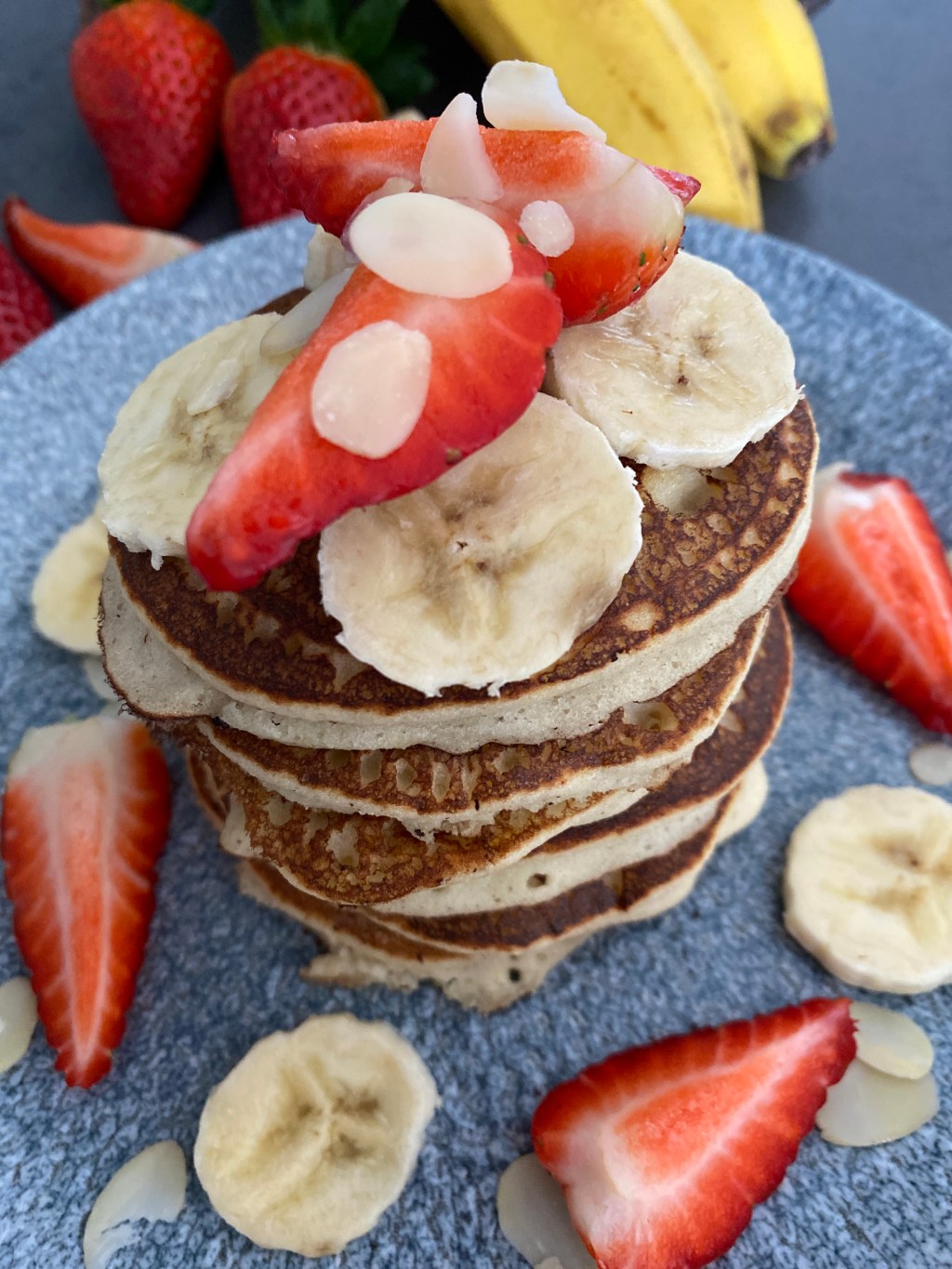 EASY BANANA PANCAKES