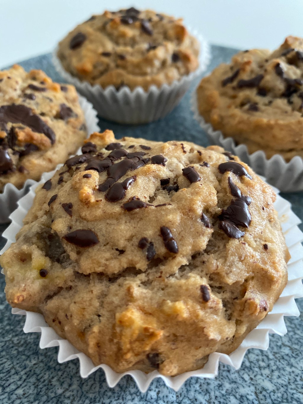 BANANA NUT MUFFINS WITH CHOCOLATE