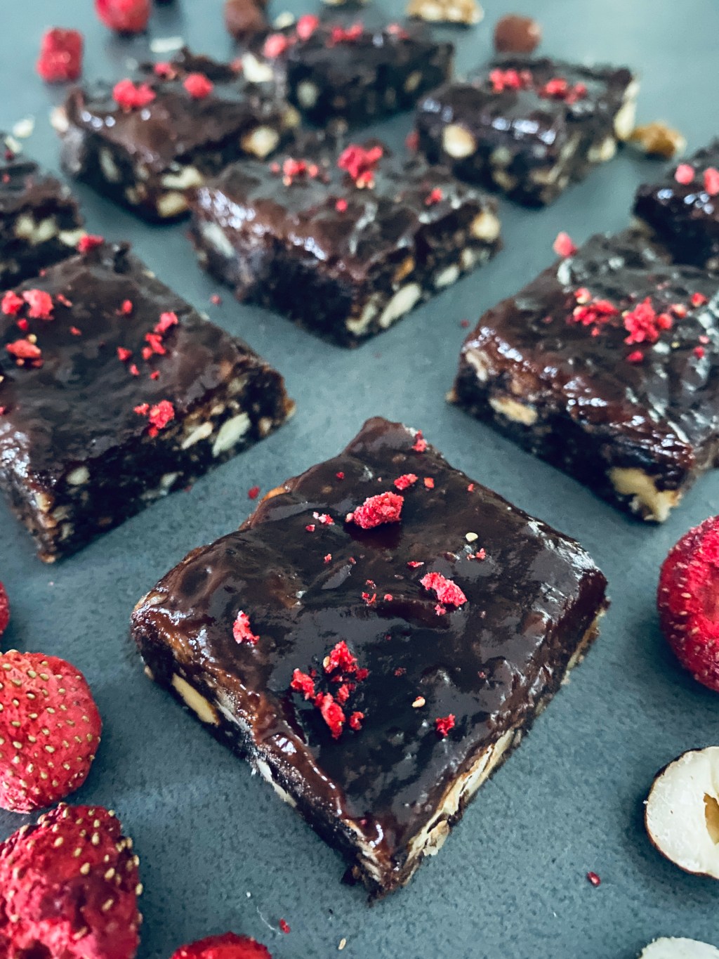 HEALTHY NO-BAKE BROWNIE