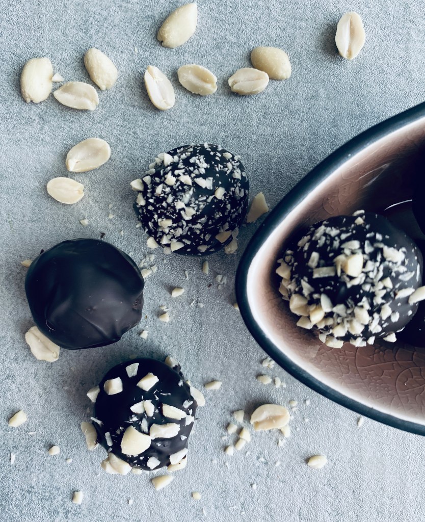 Healthy Snickers Energy Balls