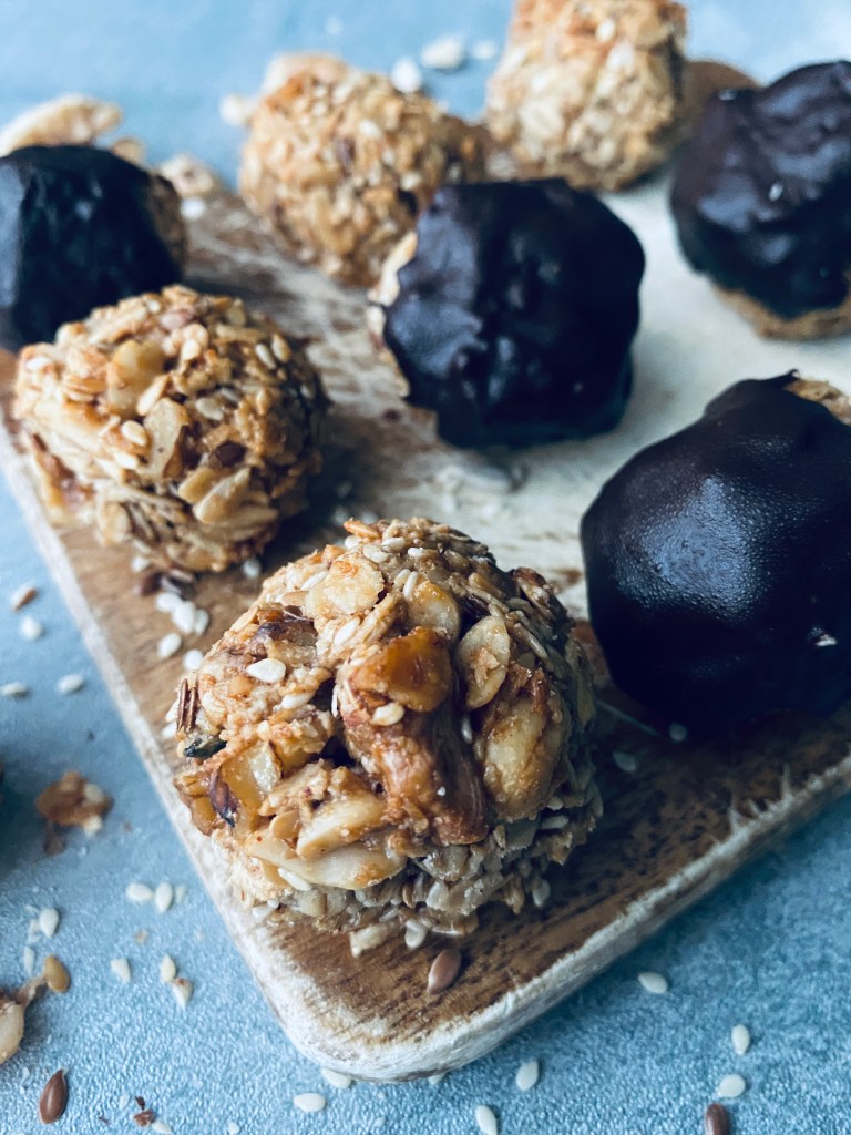 Crunchy Garnola Cookies