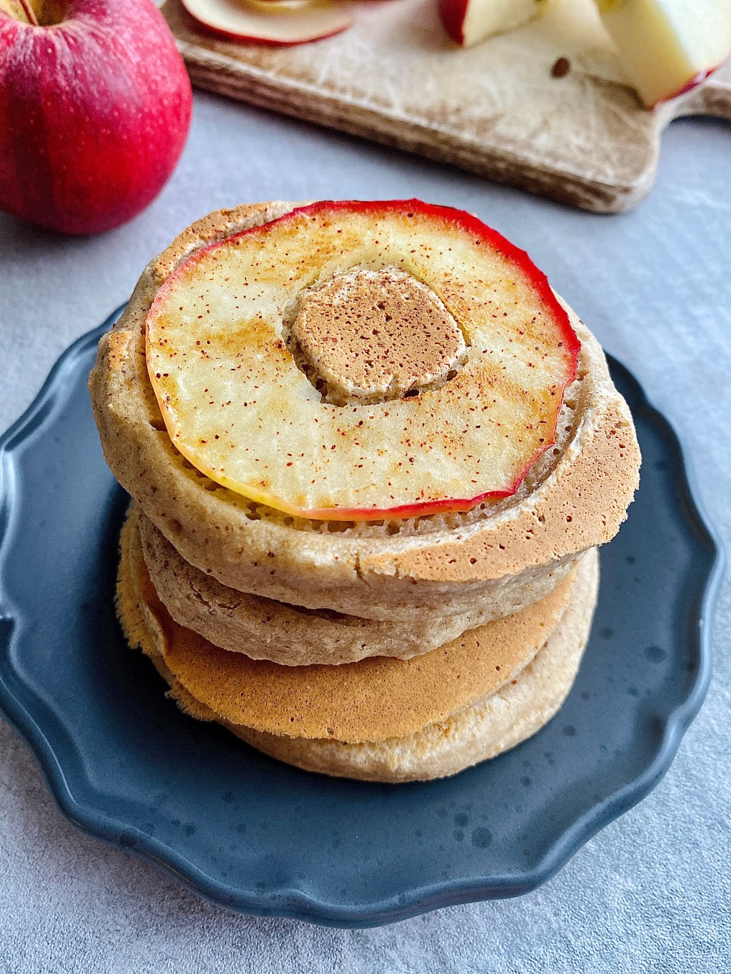 VEGAN APPLE CINNAMON&nbsp;PANCAKES