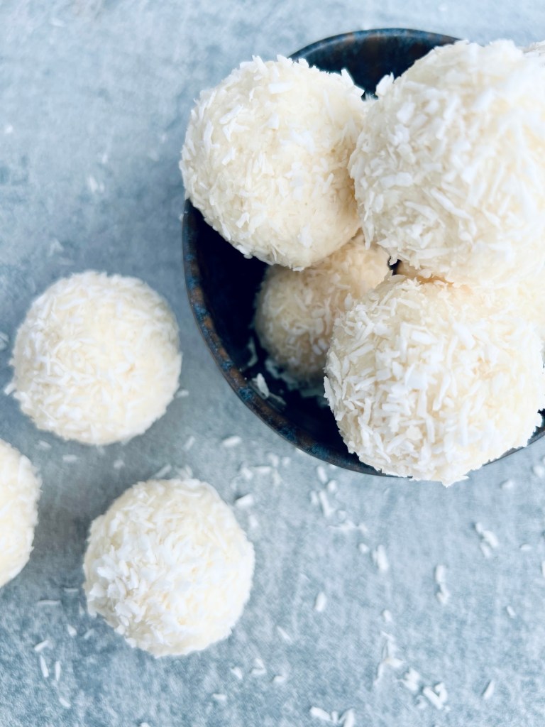 Easy Raffaello Coconut Balls