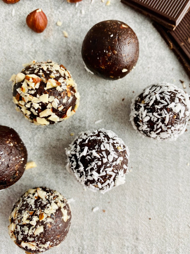 Healthy Chocolate Hazelnut Balls