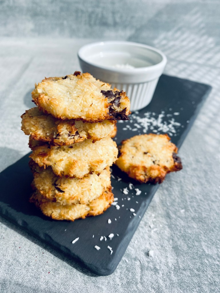 Easy and Healthy Coconut Cookies (Macaroons)